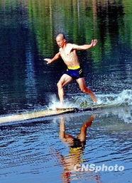 水上漂图片,探寻自然与艺术的和谐共鸣  第3张