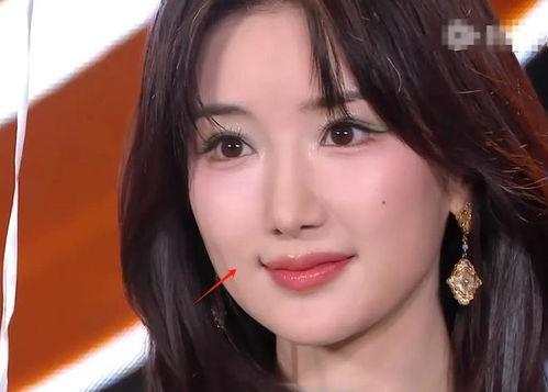 女明星用发片,女明星们的时尚发饰演绎 第2张 女明星用发片,女明星们的时尚发饰演绎 第2张